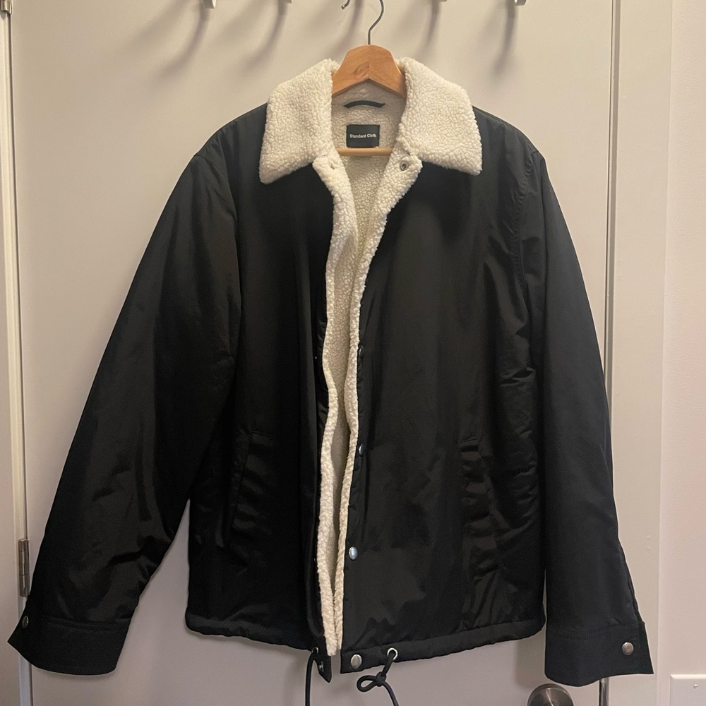 Men's Black Sherpa-Lined Jacket with Cream Collar